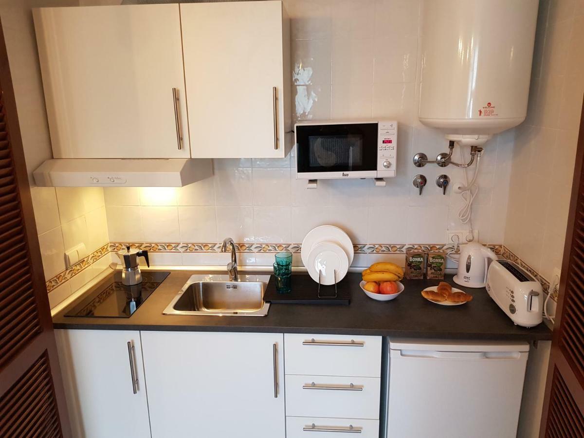 **** Genuar Apartments Malaga Center Kültér fotó